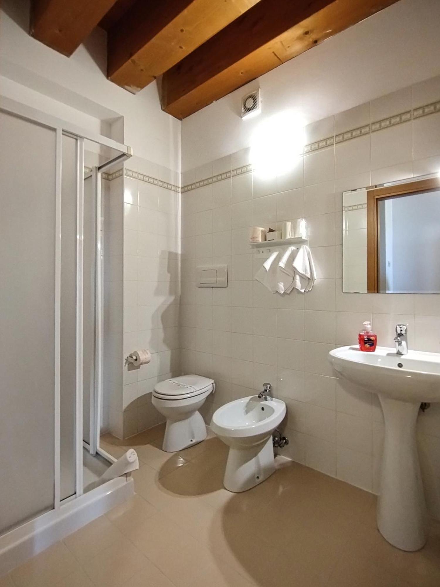 Quadrifoglio Relax Guest House San Dona di Piave Bagian luar foto